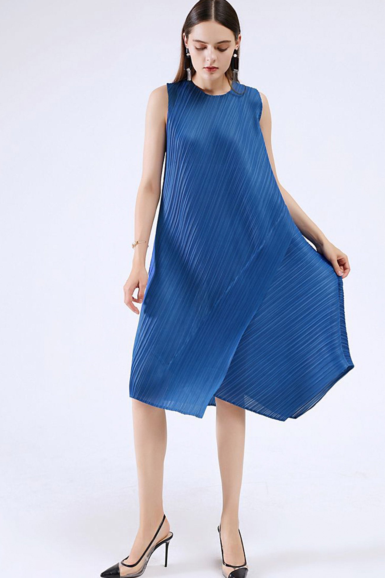 TastyHottie - Sleeveless Irregular Full Pleated Midi Dress